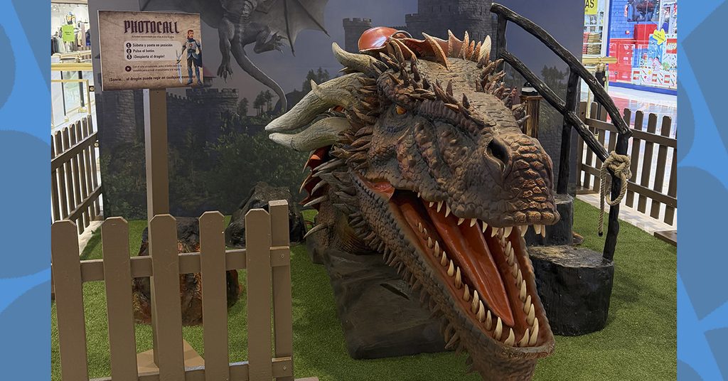 Dragon-themed photo experience for visitors